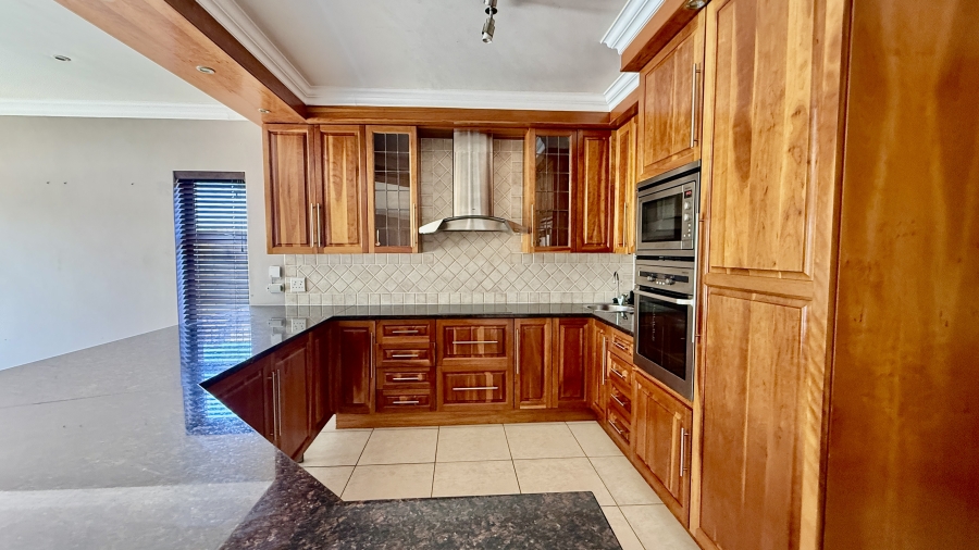 3 Bedroom Property for Sale in Summerstrand Eastern Cape